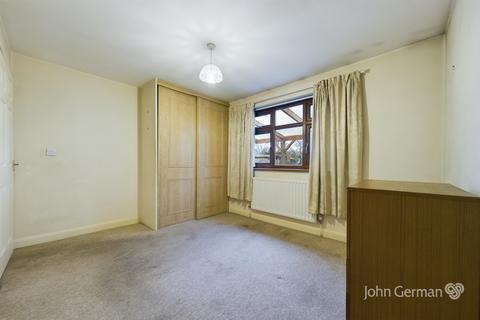 8a Bridge Road, Uttoxeter, ST14 8BA