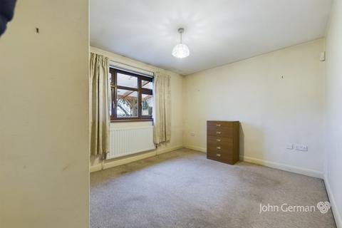 8a Bridge Road, Uttoxeter, ST14 8BA