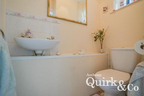 3 bedroom end of terrace house for sale, Avondale Walk, Canvey Island, SS8