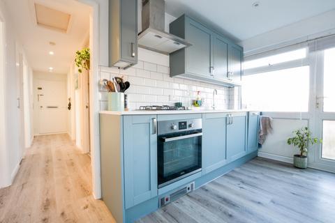2 bedroom apartment for sale, Westhill Court, 20 Ratton Road, Eastbourne, BN21