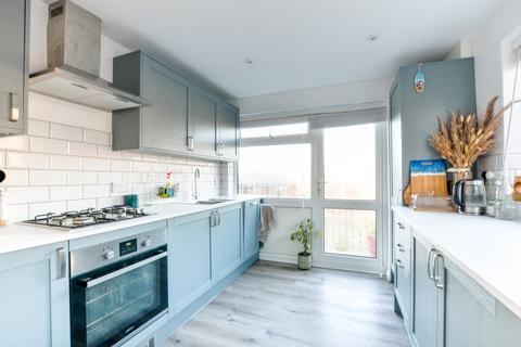 2 bedroom apartment for sale, Westhill Court, 20 Ratton Road, Eastbourne, BN21