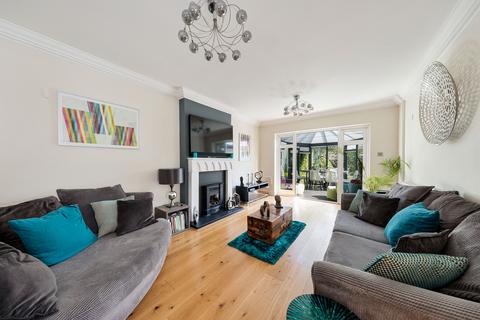 34 Fallow Fields, Loughton, IG10 4QP
