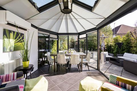 34 Fallow Fields, Loughton, IG10 4QP