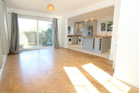 4 bedroom detached house to rent, Guildford Road, Westcott, Dorking