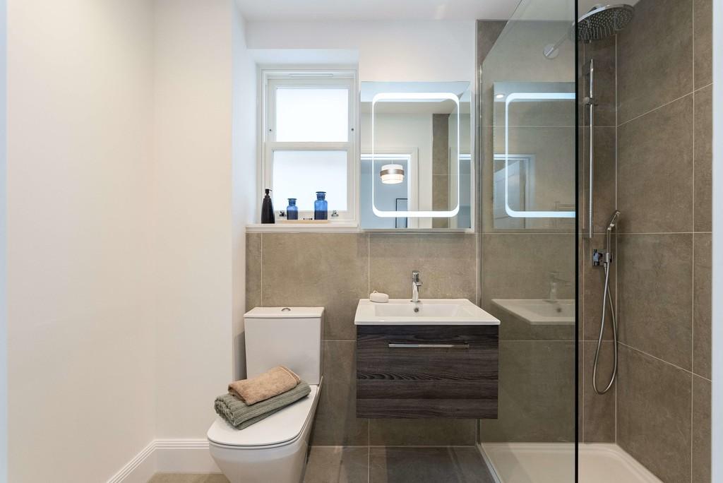 En-Suite Dorking
