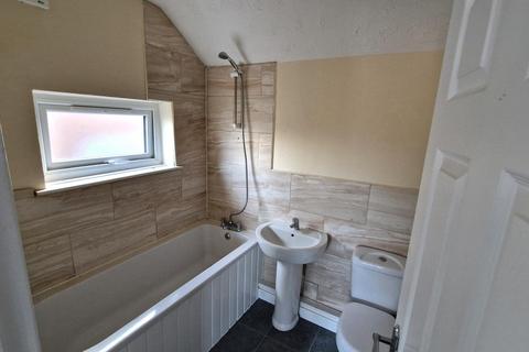 2 bedroom semi-detached house to rent, Ravenswood Road, Redhouse, Sunderland, SR5