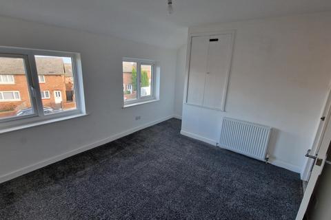 2 bedroom semi-detached house to rent, Ravenswood Road, Redhouse, Sunderland, SR5