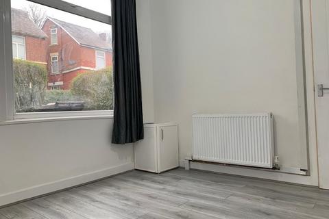 2 bedroom terraced house to rent, Parkhill Avenue, Manchester