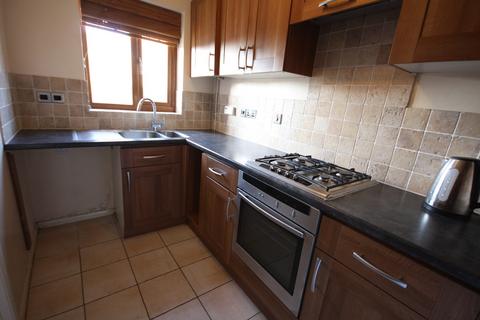 2 bedroom end of terrace house to rent, Buckingham Drive, Leicester