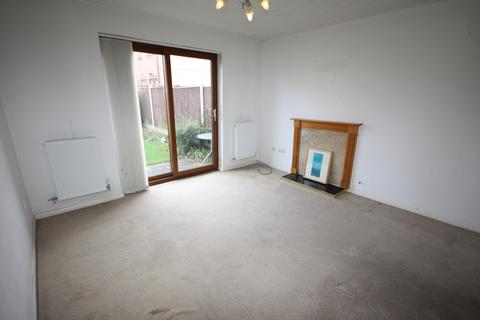 2 bedroom end of terrace house to rent, Buckingham Drive, Leicester