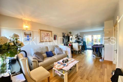 4 bedroom terraced house for sale, St Vincents Way, Potters Bar EN6