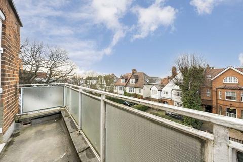 3 bedroom flat to rent, Platts Lane, London NW3