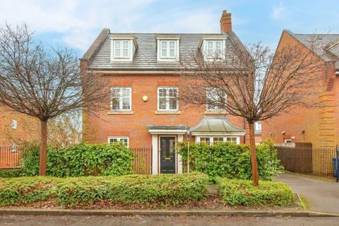 5 bedroom house to rent, Tavistock Avenue, London NW7