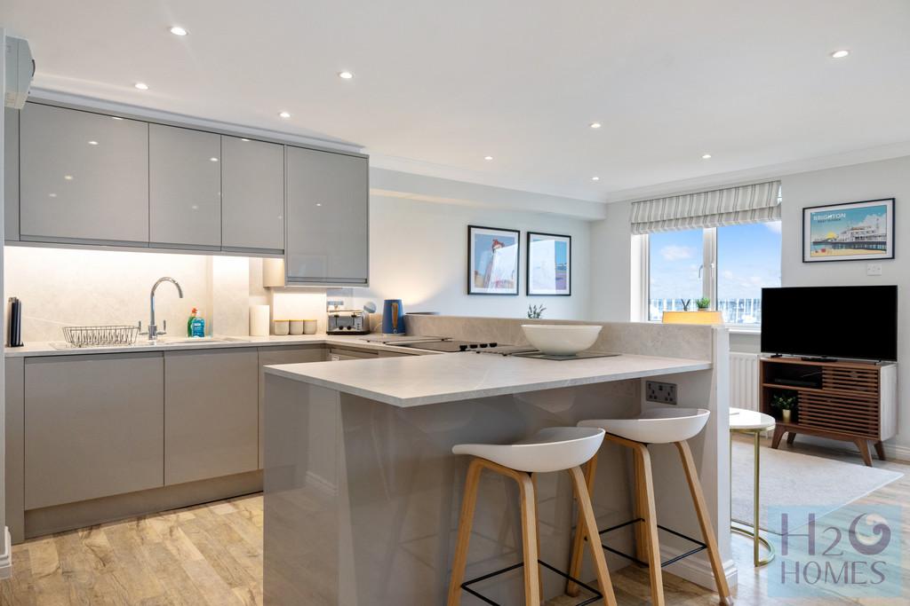 The Strand, Collingwood Court, 34-015