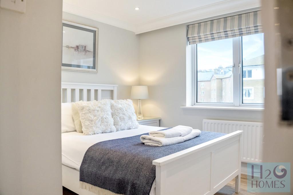 The Strand, Collingwood Court, 34-022