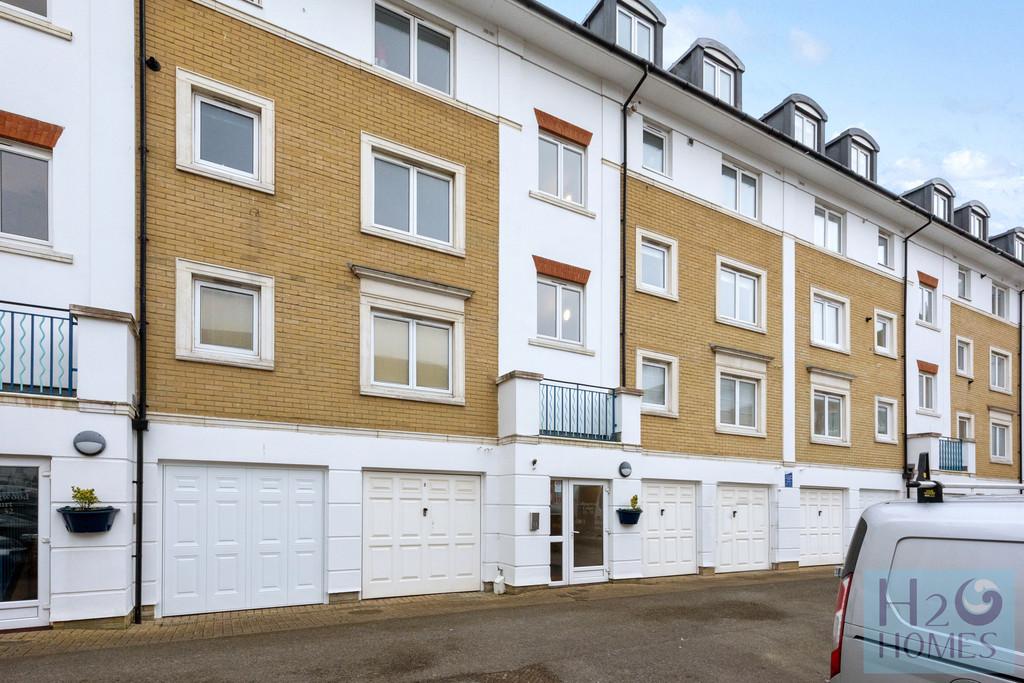 The Strand, Collingwood Court, 34-027-1