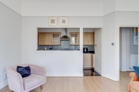 Flat 4, 52 Coolhurst Road, London, N8 8EU