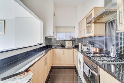 Flat 4, 52 Coolhurst Road, London, N8 8EU