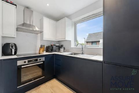 2 bedroom flat for sale, Somercoates Close, Barnet EN4