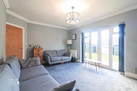 21 Boulder Close, Wilnecote, Tamworth, B77 5FQ