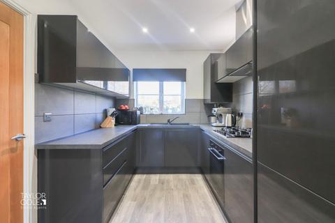 21 Boulder Close, Wilnecote, Tamworth, B77 5FQ