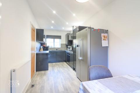 21 Boulder Close, Wilnecote, Tamworth, B77 5FQ