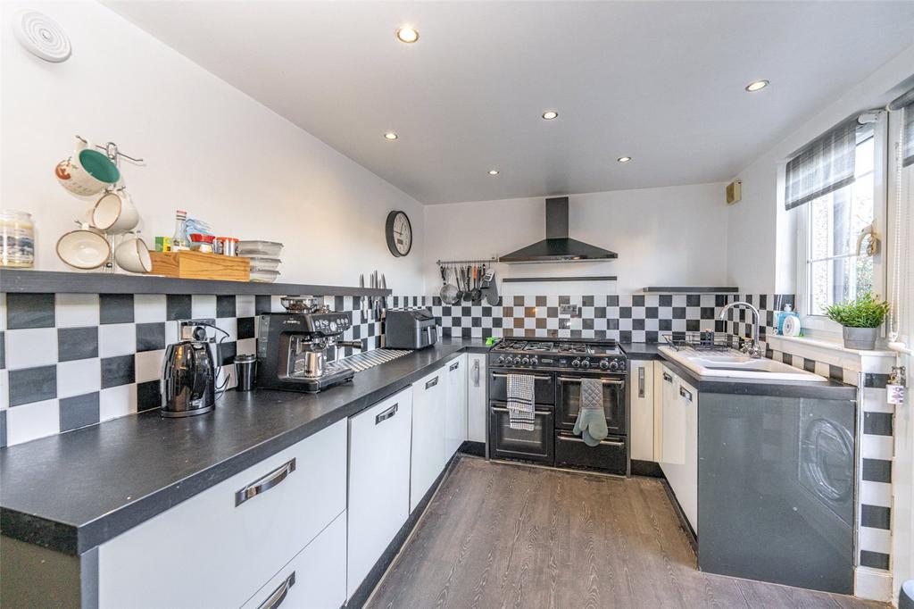 Kitchen Alt