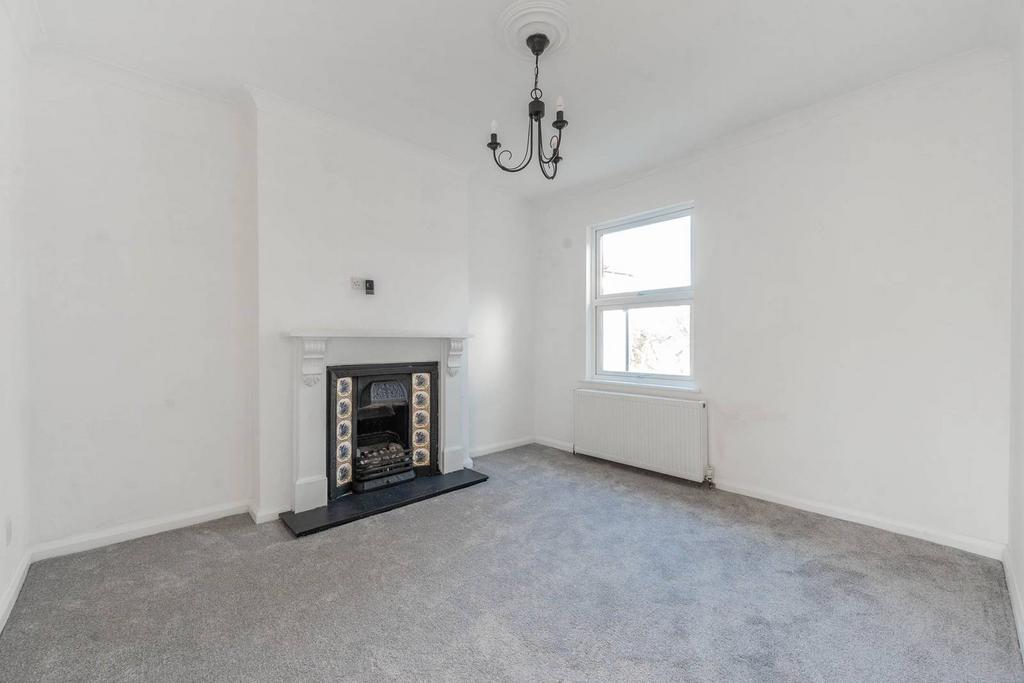 Harrow View Harrow View, Harrow, HA1 2 bed flat - £400,000