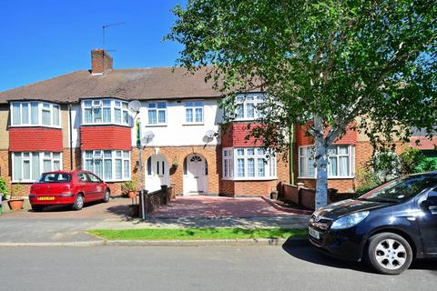 3 bedroom terraced house to rent, Camborne Road, Morden, SM4