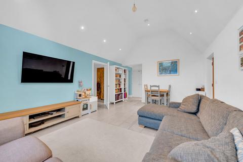 Lake Cottage Oakwood Close, Chislehurst, BR7 5DD