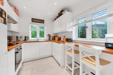 Lake Cottage Oakwood Close, Chislehurst, BR7 5DD