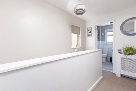 11a Westmead Crescent, Trowbridge, BA14 0LY