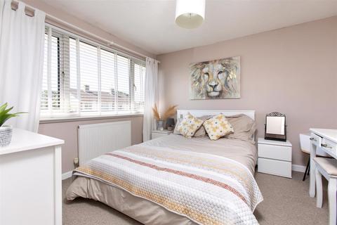 11a Westmead Crescent, Trowbridge, BA14 0LY