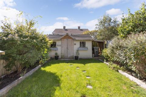 11a Westmead Crescent, Trowbridge, BA14 0LY