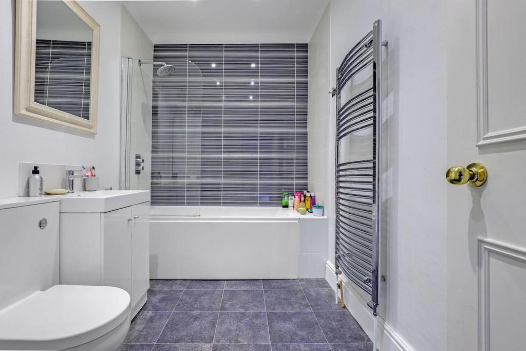 11-ca66 JHProp World - F3, 74-76 Lawrie Park Road -