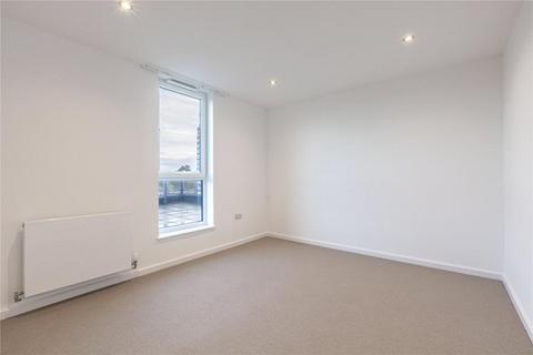 2 bedroom flat to rent, Garfield Road, Addlestone KT15