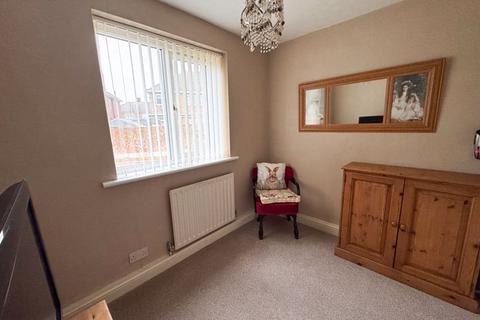 3 bedroom end of terrace house for sale, THORNHILL GARDENS, GRIMSBY