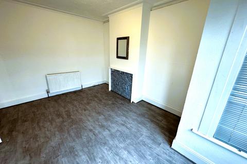 1 bedroom flat to rent, Clarissa Road, Romford RM6