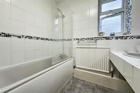 4, Bedford House Stratton Close, Edgware, HA8 6PH