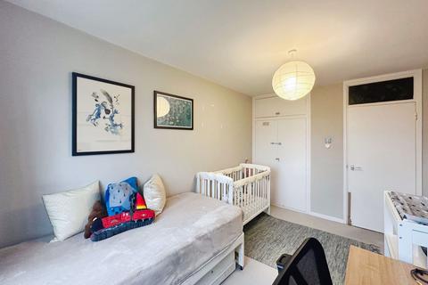 4, Bedford House Stratton Close, Edgware, HA8 6PH