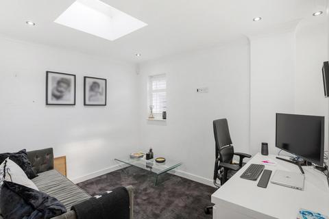 248 Whitton Dene, Isleworth, TW7 7LU