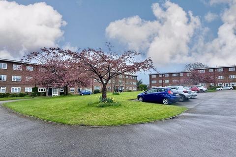 2 bedroom apartment for sale, Kings Court, Hill Village Road, Four Oaks, Sutton Coldfield, B75 5DP