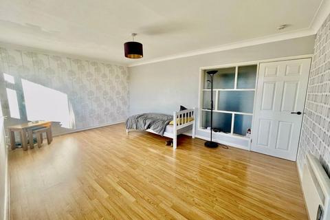 2 bedroom apartment for sale, Kings Court, Hill Village Road, Four Oaks, Sutton Coldfield, B75 5DP