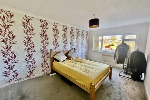 2 bedroom apartment for sale, Kings Court, Hill Village Road, Four Oaks, Sutton Coldfield, B75 5DP