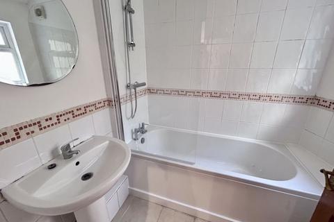 2 bedroom terraced house to rent, Trinity Street, Abergavenny