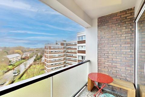 2 bedroom flat for sale, Sheldon Avenue, Highgate, N6