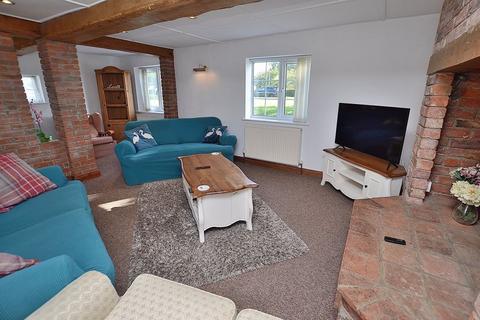 4 bedroom detached house for sale, Dovedale Cottage, 107 High Street, Coningsby