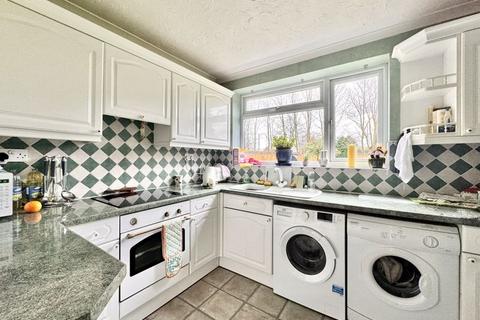 1 bedroom apartment for sale, Wylde Green Road, Sutton Coldfield, B76 1RH