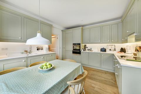 95, Rivermead Court Ranelagh Gardens, London, SW6 3SA