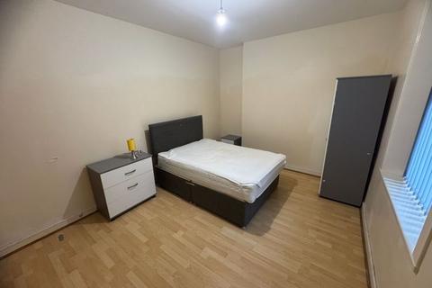 2 bedroom property to rent, Northumberland Street, Huddersfield